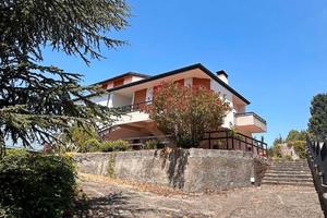 Cod.V162 Villa singola Mq.300 con parco