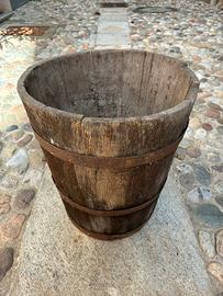 Mastello in legno da restaurare