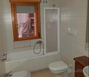 TIVOLI QUADRILOCALE ARREDATO Con GIARDINO MATTONAT