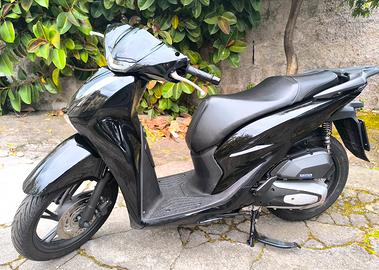 HONDA SH 125 i  ABS LED TOTAL BLACK