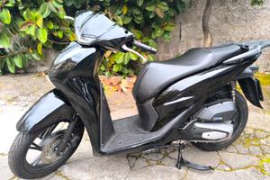 HONDA SH 125 i  ABS LED TOTAL BLACK