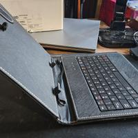 Tastiera regolabile per tablet