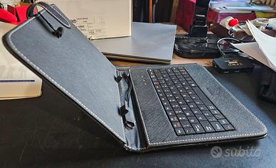 Tastiera regolabile per tablet