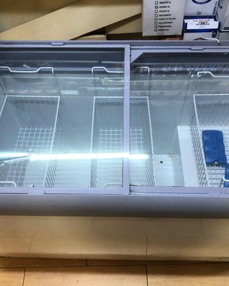 Congelatore pozzetto vetri scorrevoli  379Lt