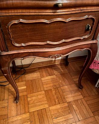 N. 2 COMODINI CLASSICI IN LEGNO MASSELLO