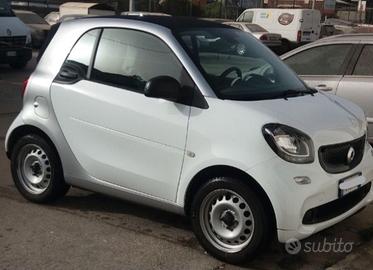 smart fortwo 1.0 benzina 70CV