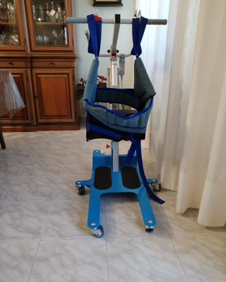 Sollevatore per disabili elettrico a batteria