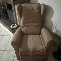 Poltrona massaggiante alzapersona