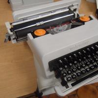 MACCHINA DA SCRIVERE OLIVETTI VALENTINA BIANCA