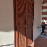 Infissi e finestre in legno usate