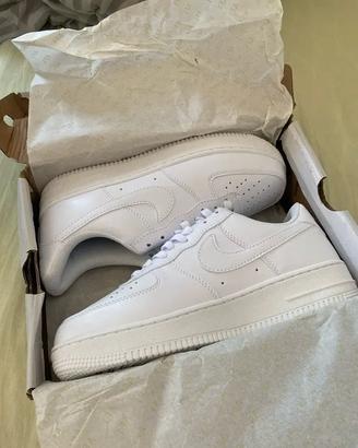 Nike Air Force 1 bianco taglia 40.5 nuove