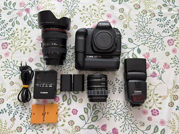 Canon 5D mark II + 24-105mm + speedlite