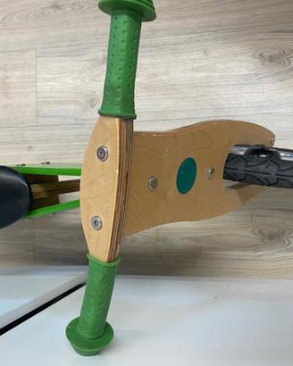 Bici in legno senza pedali