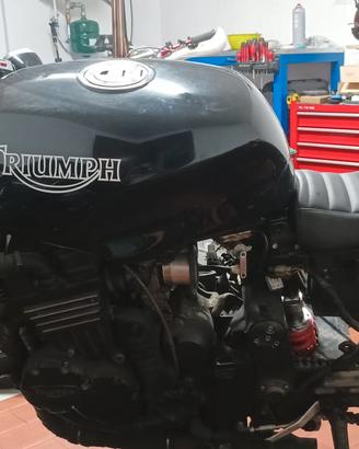Triumph speed triple t301 900cc
