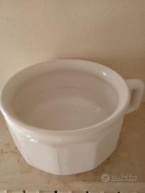 Vaso da notte antico in ceramica bianca