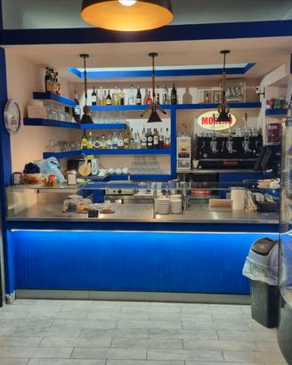 Gestione bar con cucina e canna fumaria