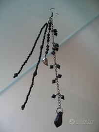 Orecchino singolo pendente nero lungo