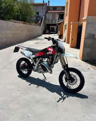 HUSQVARNA SM 125 - Anno 2008