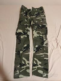 Pantaloni cargo