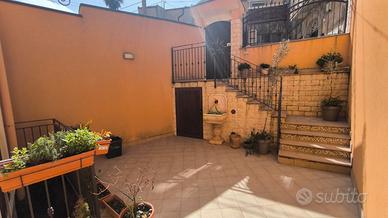 Casa arredata indipendente con terrazzo