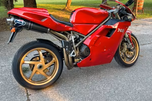 Ducati 748s