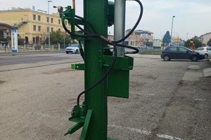 spacca legna per trattore agricolo