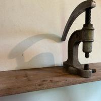 Torchio per bottoni