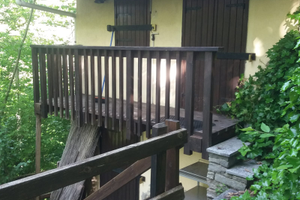 Casetta di montagna con giardino