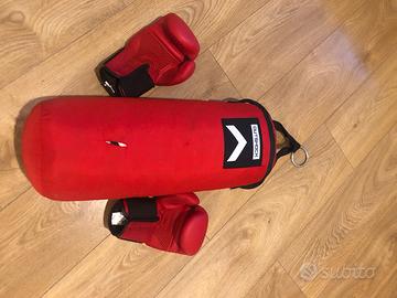 Sacco da boxe e guantoni bambino