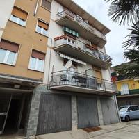 2 LOCALI A SALTRIO
