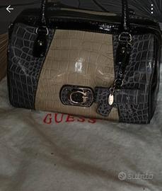 borsa a bauletto Guess