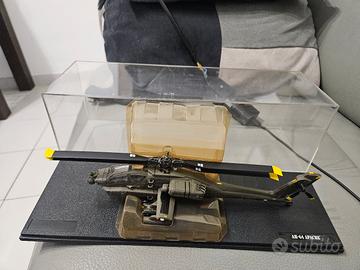 modellino elicottero apache  AH64