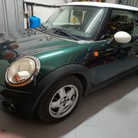 mini Cooper 1600 benzina 