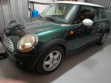 mini Cooper 1600 benzina 