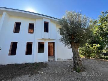 Villa bifamiliare Calvi Risorta