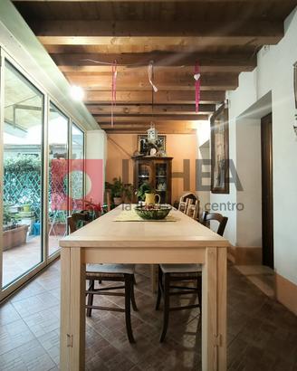 BIFAMILIARE POSSIBILITA' 5 CAMERE "RIF. VBTV2"