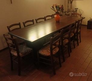 tavolo conviviale con 11 sedie 