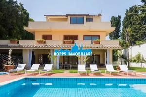 Villa unifamiliare con piscina - mondello