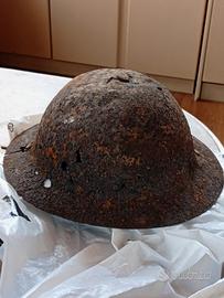 elmetto militare vintage 