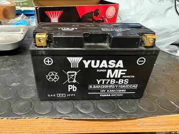 Batteria YUASA YT7B-BS