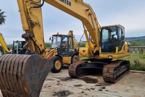 Komatsu PC210