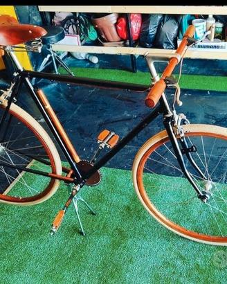 uomo unica in legno