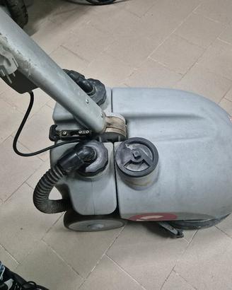 lavasciuga lavapavimenti  comac vispa 35