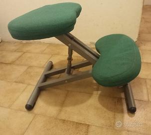 sedia ergonomica posturale ginocchia schiena