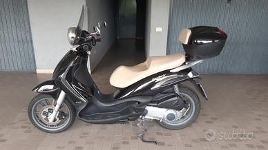 Beverly Tourer 300 i.e.