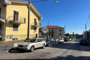 VILLA A SCHIERA D'ANGOLO A GIARRE
