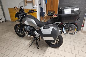 Moto Guzzi V85strada 2025 -3700 km-valigie+GIVI52