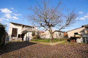 SOLUZIONE INDIPENDENTE CON CORTILE PRIVATO