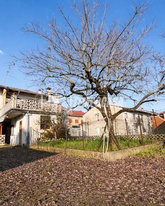 SOLUZIONE INDIPENDENTE CON CORTILE PRIVATO