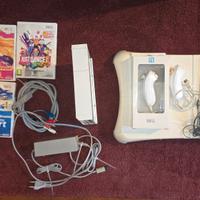 NINTENDO WII con ACCESSORI, PEDANA e GIOCHI